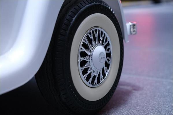 Lean Sport Auto na akumulator Mercedes 540K Bialy
