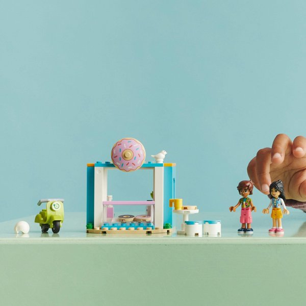 LEGO Friends Ζαχαροπλαστείο με Ντόνατς 41723 - Σετ Παιχνιδιού για Παιδιά 4+ Ετών με Μίνι Φιγούρες Liann και Leo