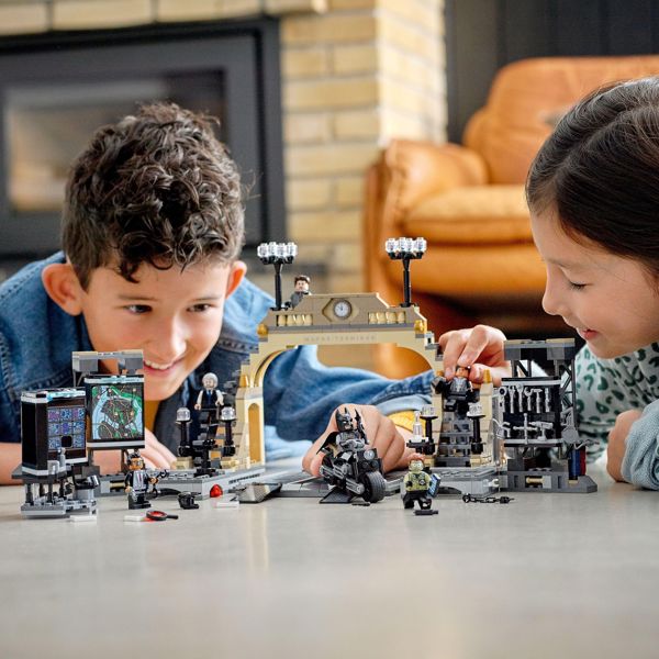 LEGO DC Σπηλιά του Μπάτμαν: μονομαχία με τον Γρίφο (76183)