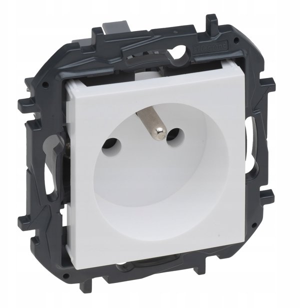 Legrand Niloe Step Ρευματοδότης Σούκο 2P+Z, Αυτόματοι Ακροδέκτες, Με Προστατευτικό Κάλυμμα, Λευκό 863133B