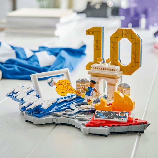 LEGO Kylian Mbappé — Ποδοσφαιρικές Στιγμές (43013) – Σετ Δόμησης