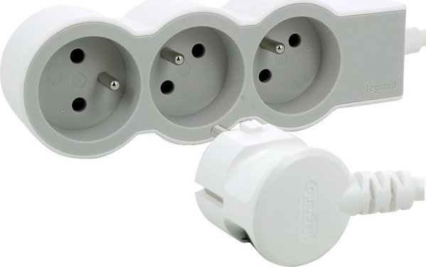 Πολύπριζο Legrand 049470 Εξαιρετικά Επίπεδο, 3 Θέσεων με Καλώδιο 1.5m, Λευκό/Γκρι, 16A 3680W