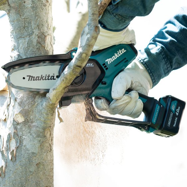 Makita UC100DZ Akku-Astsäge 12V