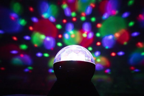 Manhattan LED Disco Ball με ηχείο Bluetooth MP3 USB/MicroSD Radio 8441931 766623165068