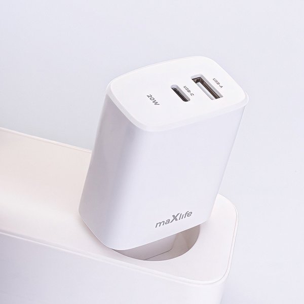 Maxlife MXTC-10-20AC PD QC charger 1x USB-C 1x USB 20W white 5907457789838
