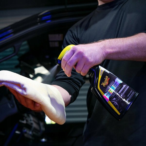 Meguiar's Ultimate Insane Shine Protectant Spray - 473 ml.