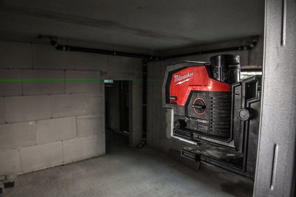 Milwaukee Akumuliatorinis lazerinis nivelyras M12 CLLP-0C žalias Milwaukee