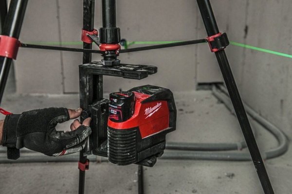 Milwaukee Akumuliatorinis lazerinis nivelyras M12 CLLP-0C žalias Milwaukee