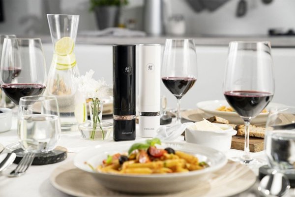 Zwilling Enfinigy Μύλοι Μπαχαρικών, Σετ 2 Τεμαχίων, Ηλεκτρικοί με Κεραμικό Μηχανισμό, Φωτισμό LED, Μαύρο/Λευκό, 53103-702-0