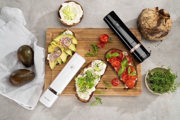 Zwilling Enfinigy Μύλοι Μπαχαρικών, Σετ 2 Τεμαχίων, Ηλεκτρικοί με Κεραμικό Μηχανισμό, Φωτισμό LED, Μαύρο/Λευκό, 53103-702-0