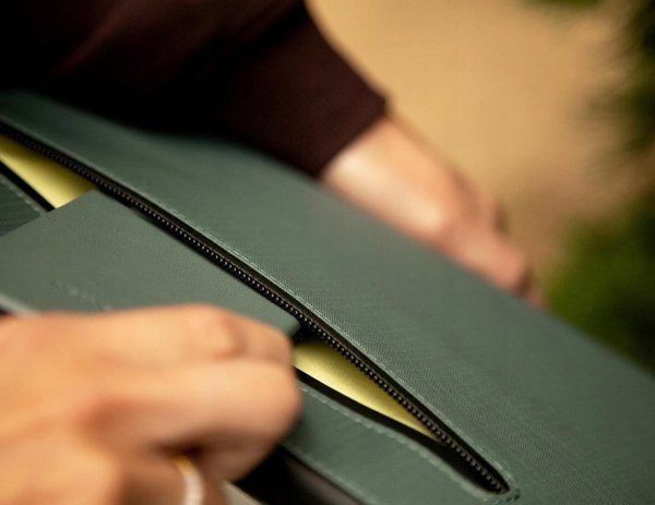 Native Union Ultralight Sleeve - etui ochronne do Macbook 16" (slate green)