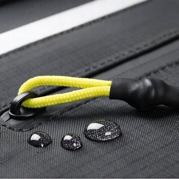 Native Union Ultralight Sleeve - etui ochronne do Macbook 15" (black)