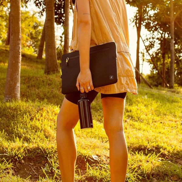 Native Union Ultralight Sleeve - etui ochronne do Macbook 15" (black)