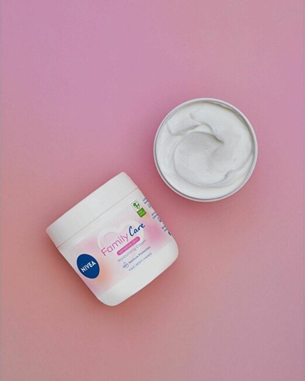 Nivea Family Care Ελαφριά Ενυδατική Κρέμα για Πρόσωπο, Σώμα & Χέρια, για Ευαίσθητο Δέρμα, 450ml