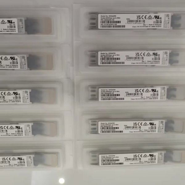 NVIDIA - OSFP Empfangermodul - 400GbE - 400GBase-SR8 - MPO-Multi-Modus - bis zu 50 m - 850 nm