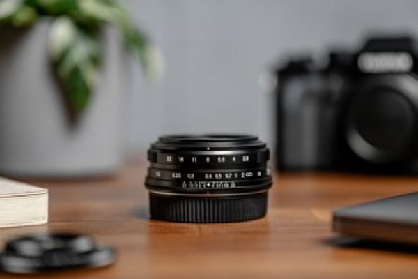 Obiektyw Voigtlander Color Skopar 18 mm f/2,8 do Fujifilm X - czarny
