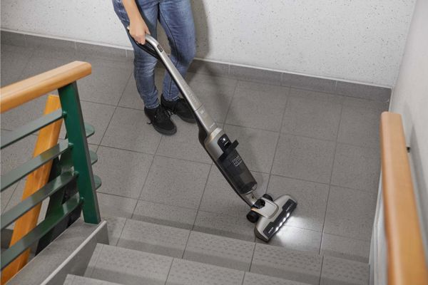 Κάθετη ηλεκτρική σκούπα Sencor SVC 8936TI