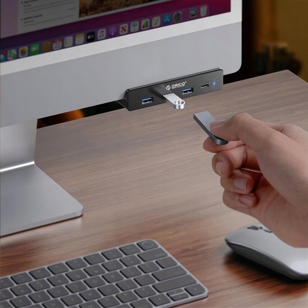 Orico Ενεργός USB-C hub 5Gbps, 15W, με βίδες, 3x USB-A, USB-C, μαύρο