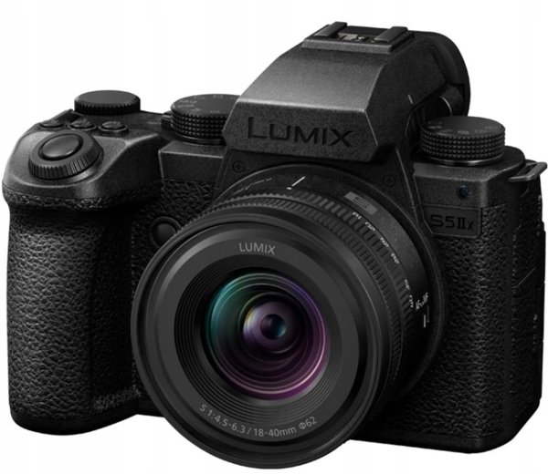 Panasonic Lumix S5 II X + Lumix S 18-40mm