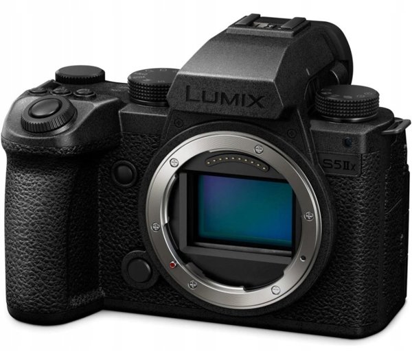 Panasonic Lumix S5 II X + Lumix S 18-40mm