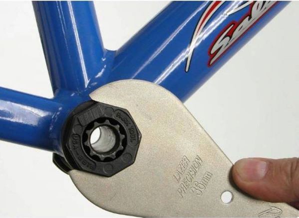 Πολυεργαλείο Park Tool BBT-18 για μεσαία τριβή Shimano Octalink, ISIS Drive