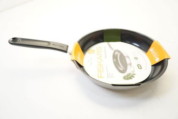 Patelnia Fiskars 26cm  [outlet]