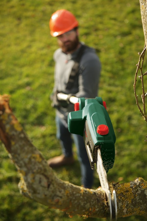 Bosch UniversalChainPole 18 Τηλεσκοπικό Αλυσοπρίονο Μπαταρίας 18V, Λάμα 20cm, 06008B3100