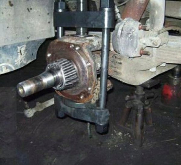 Prasa mobilna hydrauliczna do sworzni 75t