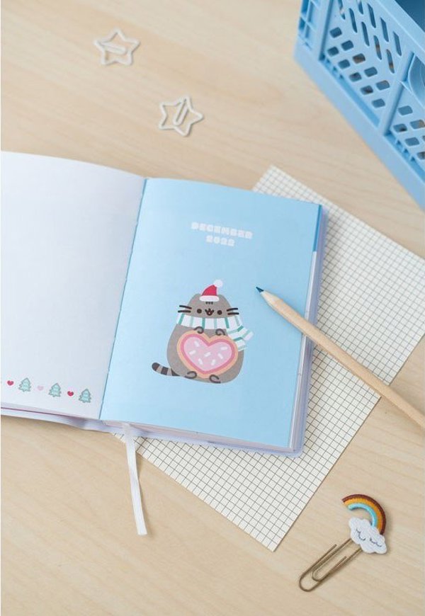 Pusheen - Kalendarz / planner tygodniowy 2022/2023 rok (11x15,5 cm)