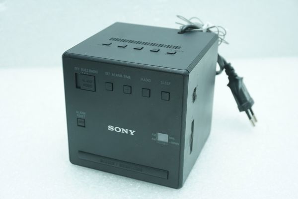 Radiobudzik Sony IC-FC1B Czarny [outlet]