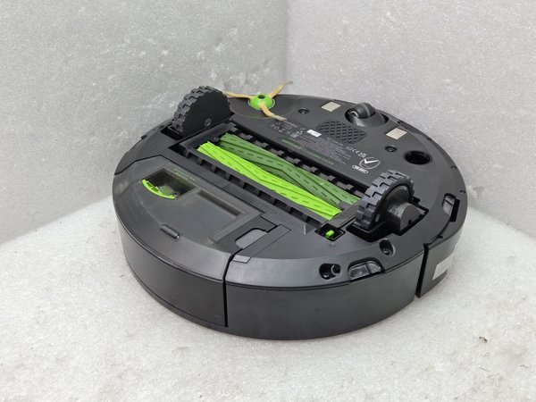 Robot sprzątający iRobot Robot sprzątający iRobot Roomba i7+ Czarny [outlet]