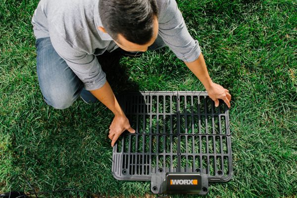 Worx Landroid L1000 WR147E.1 Ρομπότ Κοπής Γκαζόν για Επιφάνειες έως 1500τμ με Λειτουργία Cut to Edge