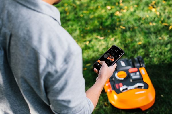 Worx Landroid L1000 WR147E.1 Ρομπότ Κοπής Γκαζόν για Επιφάνειες έως 1500τμ με Λειτουργία Cut to Edge