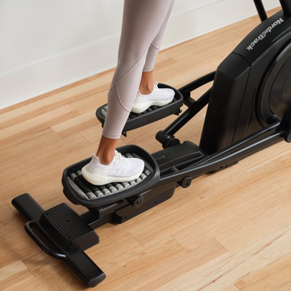 Rower eliptyczny programowany NordicTrack AirGlide LE z wyswietlaczem LCD