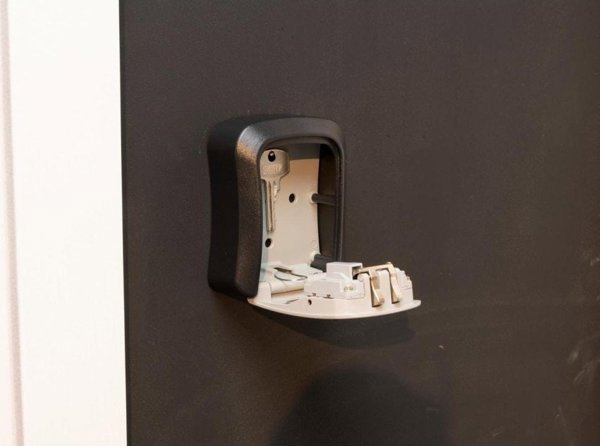 ΚΛΕΙΔΟΘΉΚΕΣ ΑΣΦΑΛΕΊΑΣ KEY SAFE BLACK&AMP;DECKER WITH COMBINATION LOCK 8711252239941