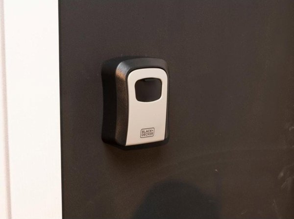 ΚΛΕΙΔΟΘΉΚΕΣ ΑΣΦΑΛΕΊΑΣ KEY SAFE BLACK&AMP;DECKER WITH COMBINATION LOCK 8711252239941