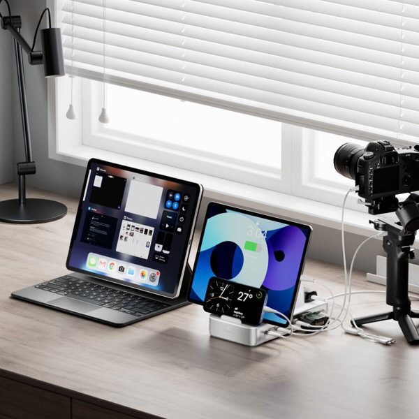 Stacja ladujaca 4smarts Team 100W 5xUSB-C z zestawem 6 kabli srebrny