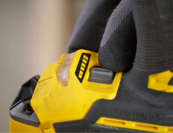 Stanley Παλμικό Κατσαβίδι 18V V20 SFMCF830D2K-QW Brushless 190Nm με 2 Μπαταρίες & Βαλιτσάκι
