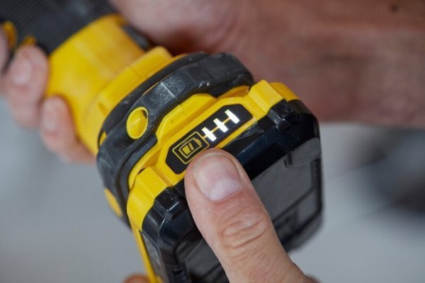 Stanley Fatmax Πολυεργαλείο SFMCE500D2K 18V V20 με 2 Μπαταρίες 2.0Ah και Φορτιστή σε Θήκη Μεταφοράς