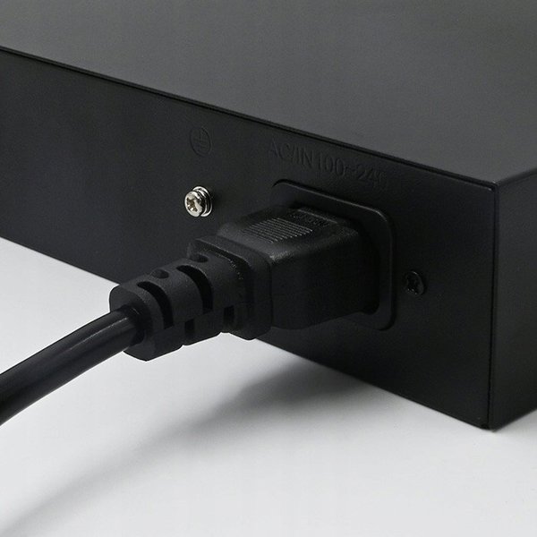 Αδιαχείριστος Διακόπτης Qoltec Fast Ethernet PoE