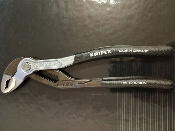 Πένσες για σωλήνες COBRA 180MM Λευκή Έκδοση Περιορισμένη
