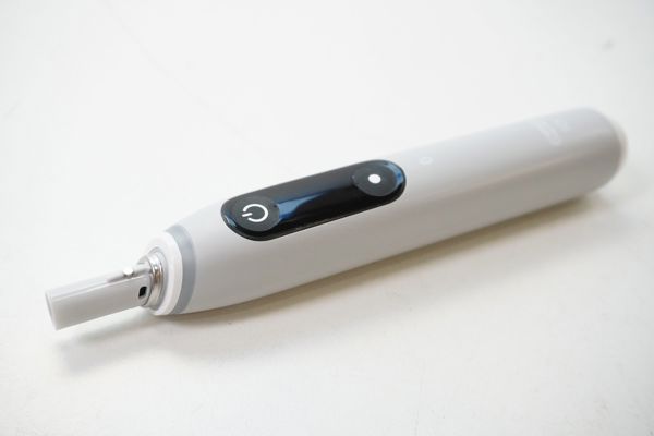 Szczoteczka Oral-B Szczoteczka magnetyczna iO Series 6 Grey Opal + dodatkowa końcówka [outlet]