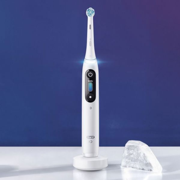 Oral-B iO Series 8N Ηλεκτρική Οδοντόβουρτσα, Λευκό Αλάβαστρο, με Έξυπνο Αισθητήρα Πίεσης & Μικροδονήσεις