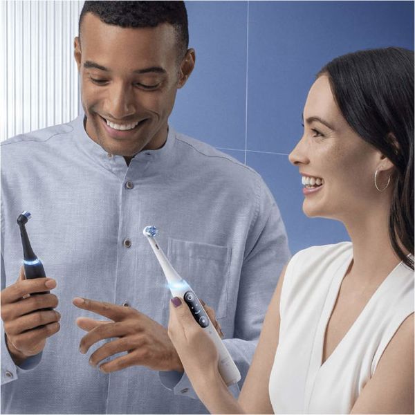 Oral-B iO Series 8N Ηλεκτρική Οδοντόβουρτσα, Λευκό Αλάβαστρο, με Έξυπνο Αισθητήρα Πίεσης & Μικροδονήσεις