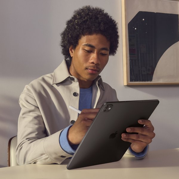 Tablet Apple iPad Pro 5G Apple M LTE-TDD & LTE-FDD 1 TB 27,9 cm (11") 16 GB Wi-Fi 7 (802.11be) iPadOS 26 Czarny