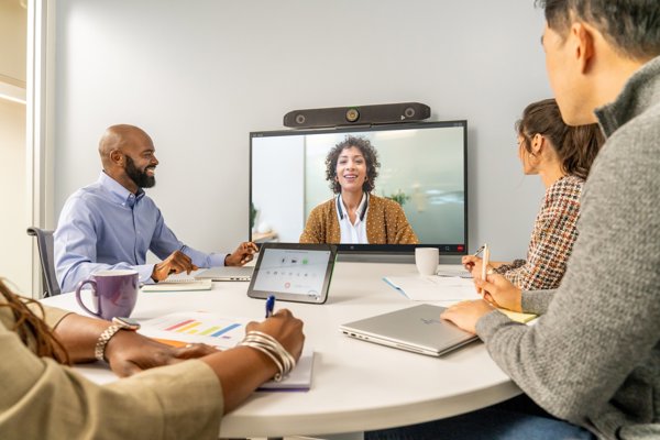 Poly Studio X52 All-in-One Video Bar - Σύστημα Τηλεδιάσκεψης 4K για Συνεδριακούς Χώρους