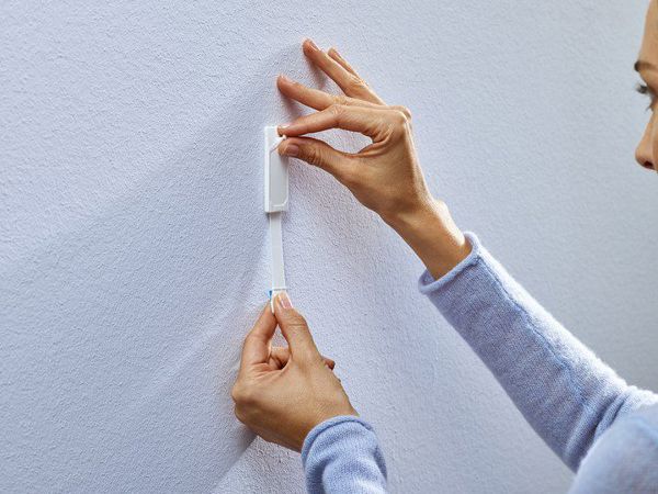 Tesa Αυτοκόλλητα Καρφιά για Ταπετσαρίες και Γύψο, Αντοχή έως 1kg, 2 Τεμάχια (H7777302)