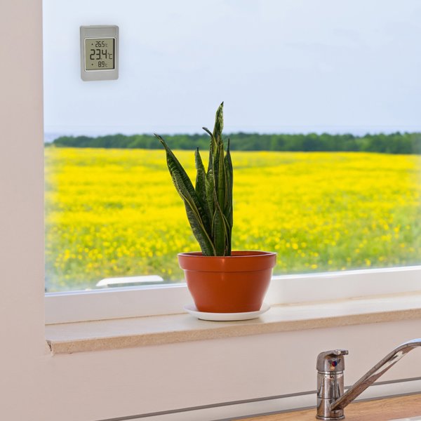 TFA 30.1067.15 window thermo- meter WINDOO