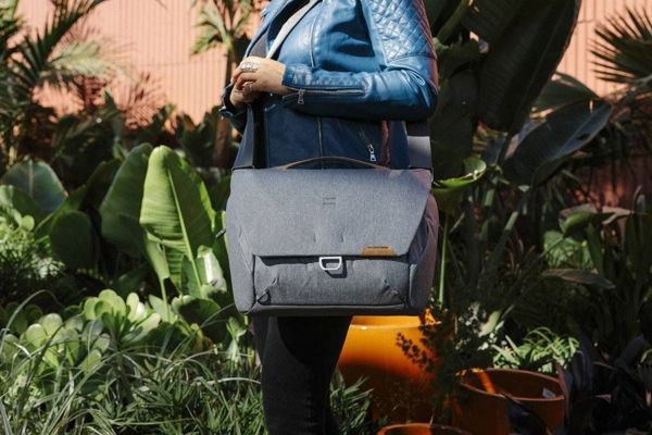 Τσάντα Peak Design Φωτογραφική τσάντα Peak Design Everyday Messenger 13L - Γκρι - EDLv2