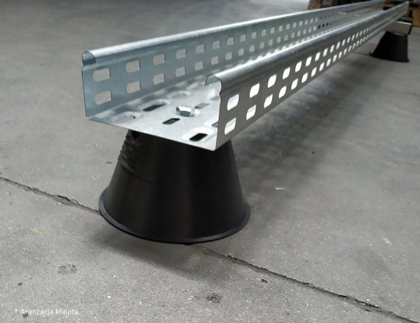 Uchwyt betonowy w tworzywie podpora dachowa tras kalbowych H=80 L=70 KMPT7